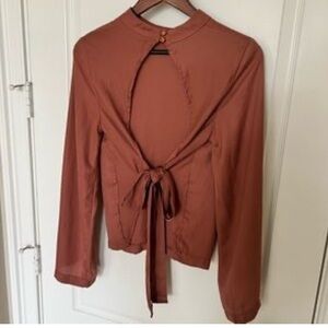 Lulus open button tie back top size medium